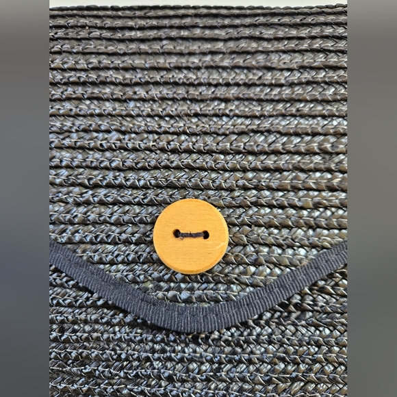 Almondo Originals Black Woven Clutch - Picture 2 of 8